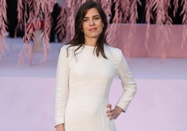 Las uñas color salmón son la tendencia que ya puedes lucir este invierno